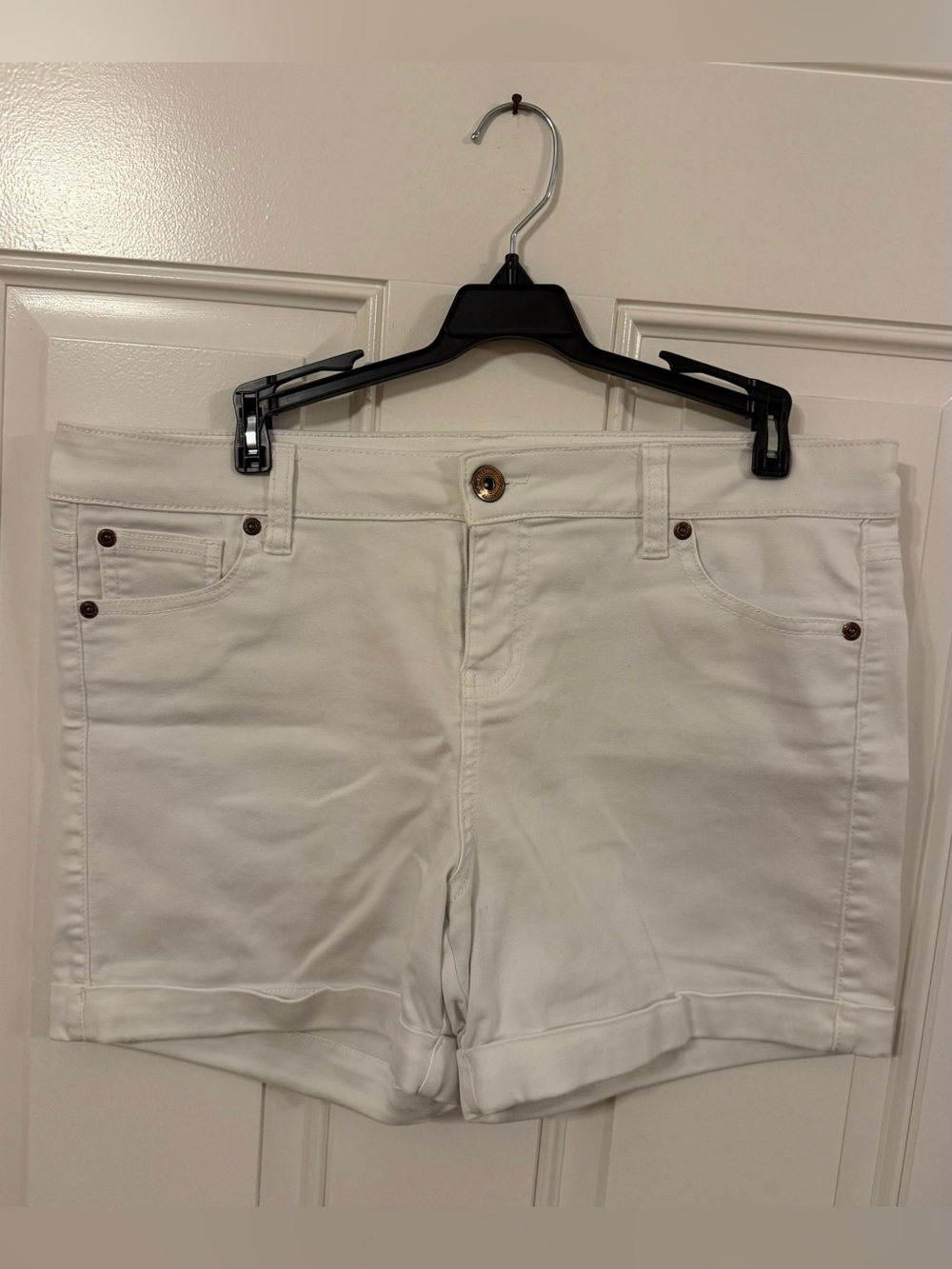 Women's White Cotton Roll-Hem Shorts
